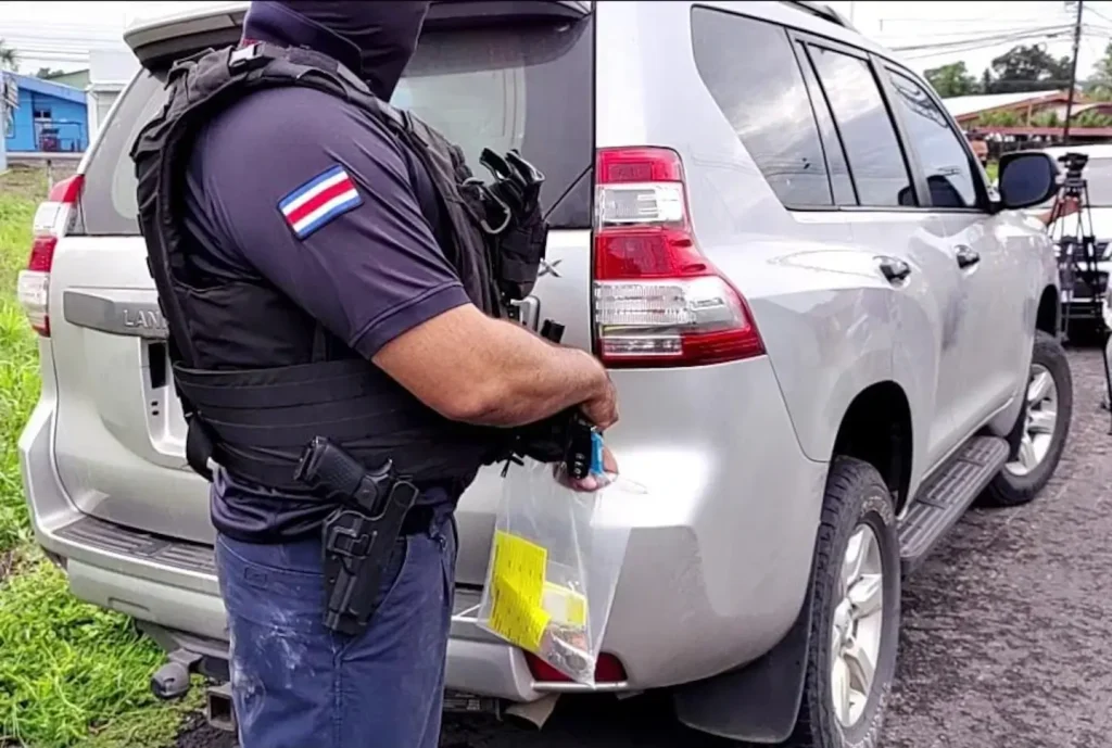 Operarios de APM Terminals habrían facilitado salida de 700 kilos de cocaína a Róterdam.