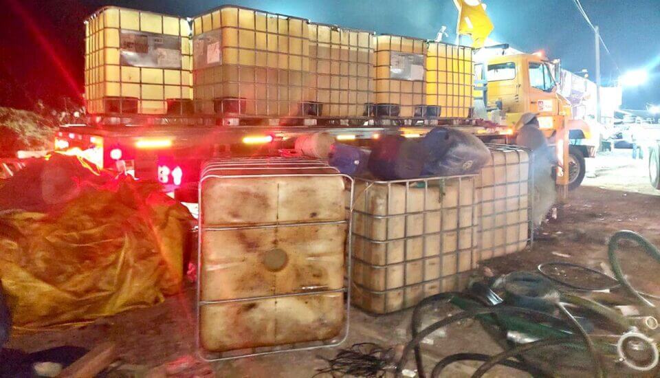 Robo de tractocamión lleva a almacén de huachicoleros en Singuilucan.