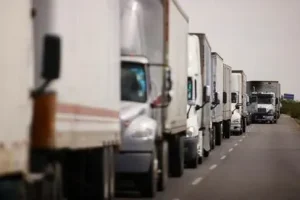 Nada detiene robos en la autopista 145D: Transportistas
